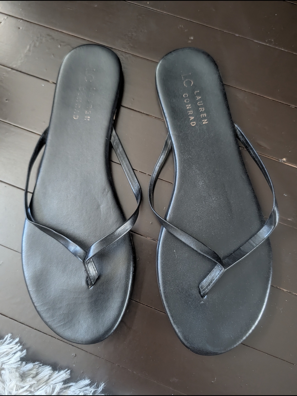 LC Lauren Conrad Black Minimalist Leather Thong Sandals